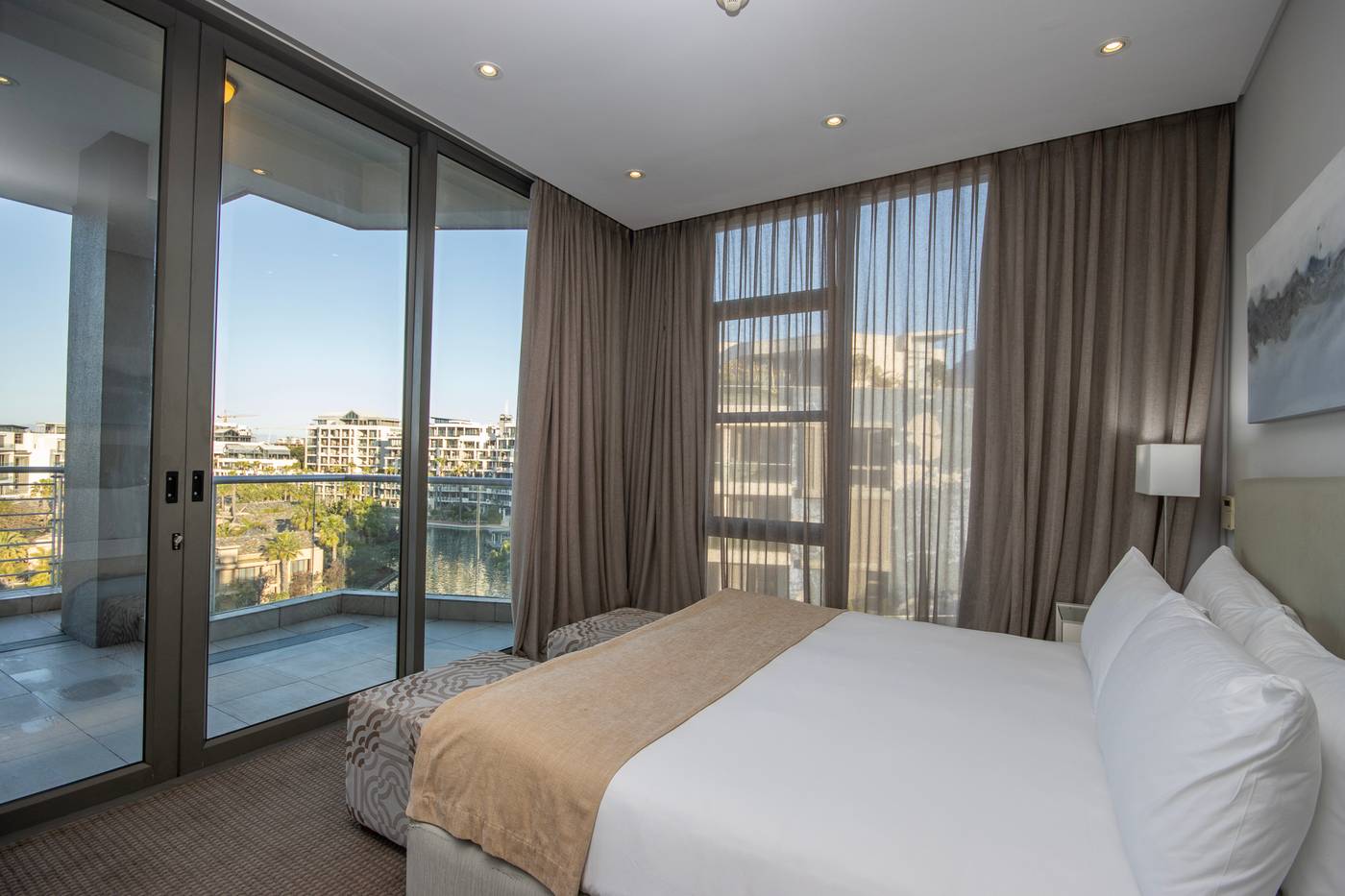 Lawhill-Luxury-Apartments-Room-20