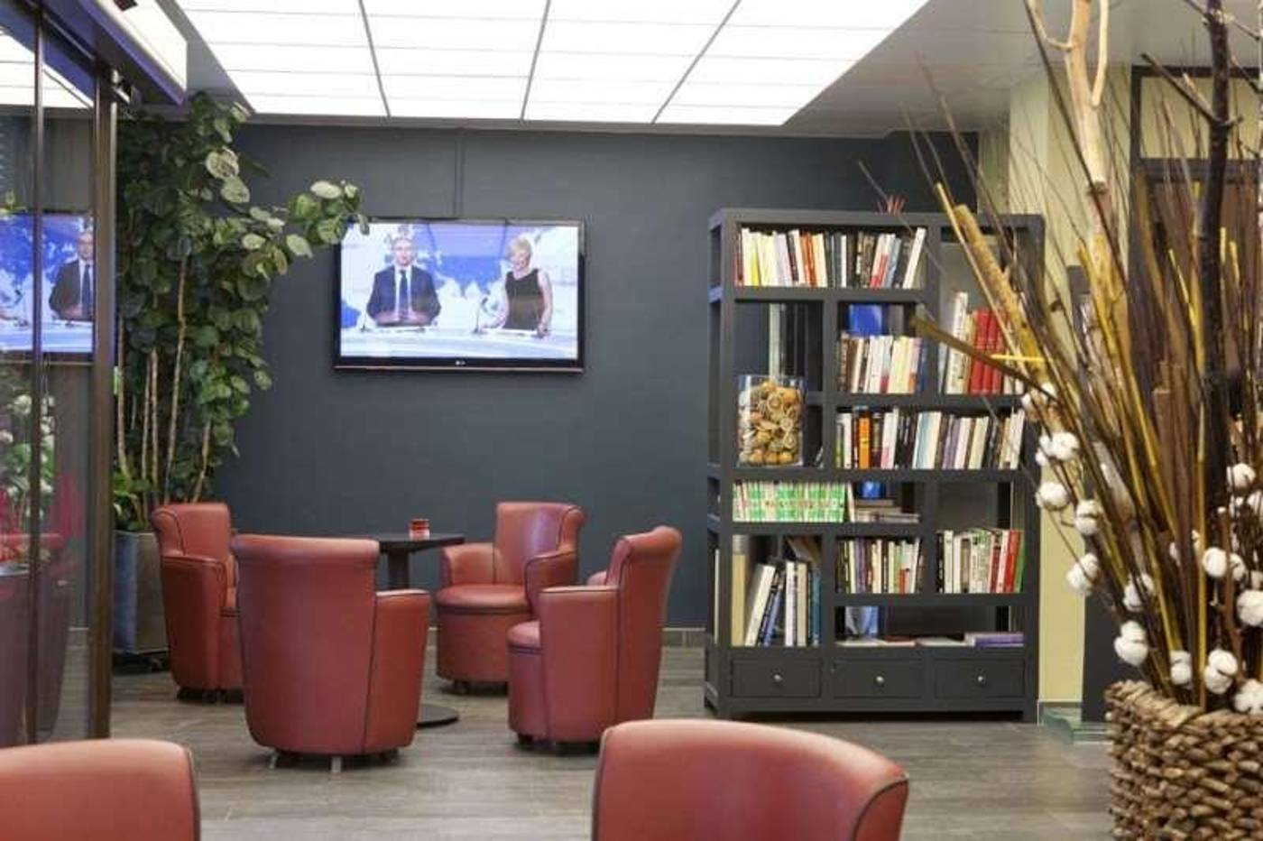 Montparnasse-Alesia-Lobby-24