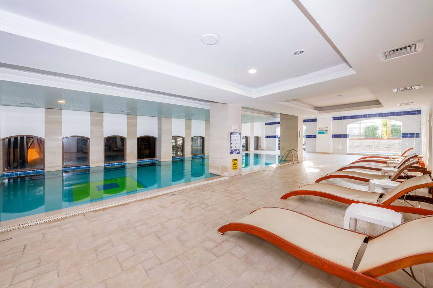 Armas-Labada-Pool-54