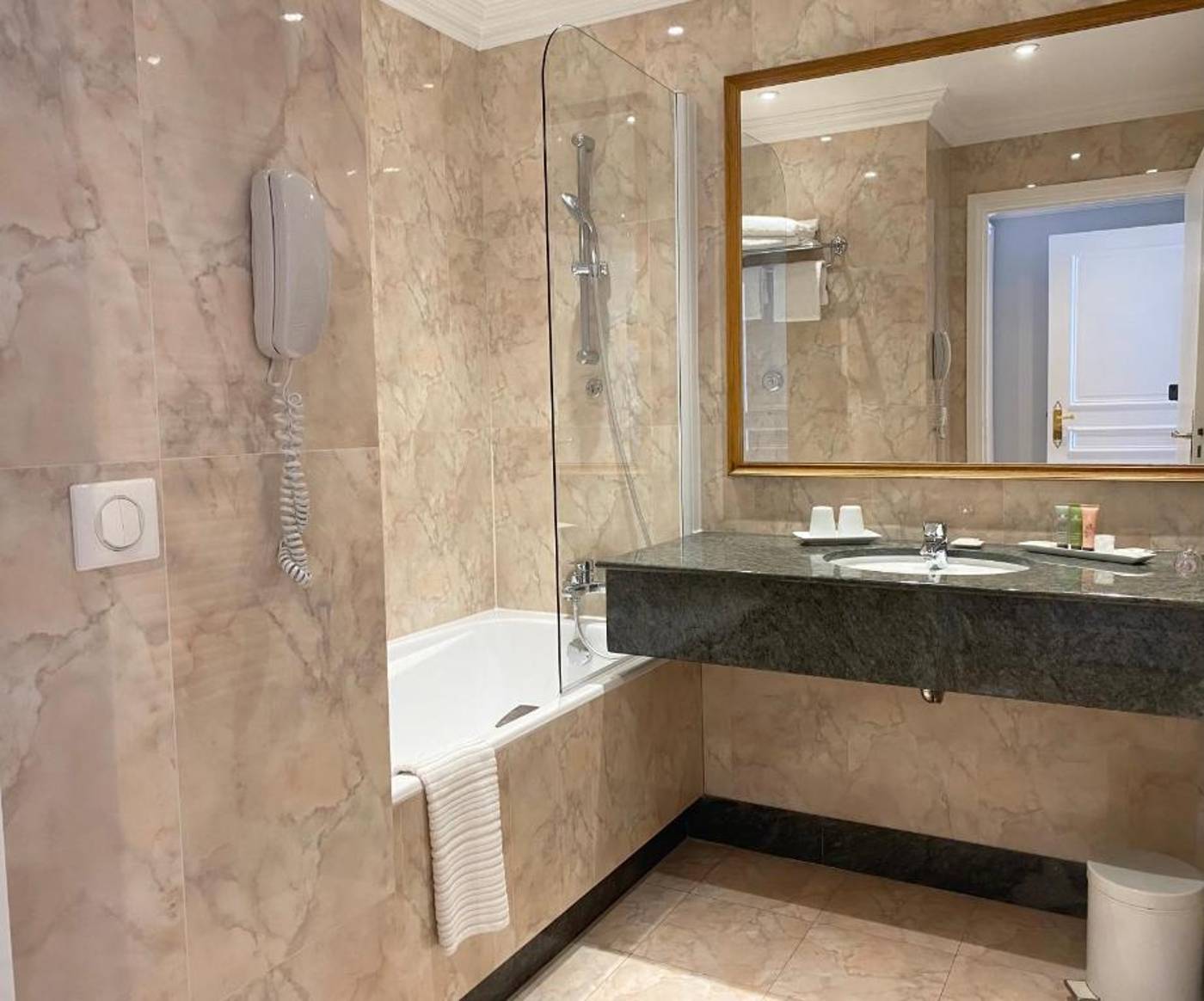 Hotel-Le-Littre-Room-52