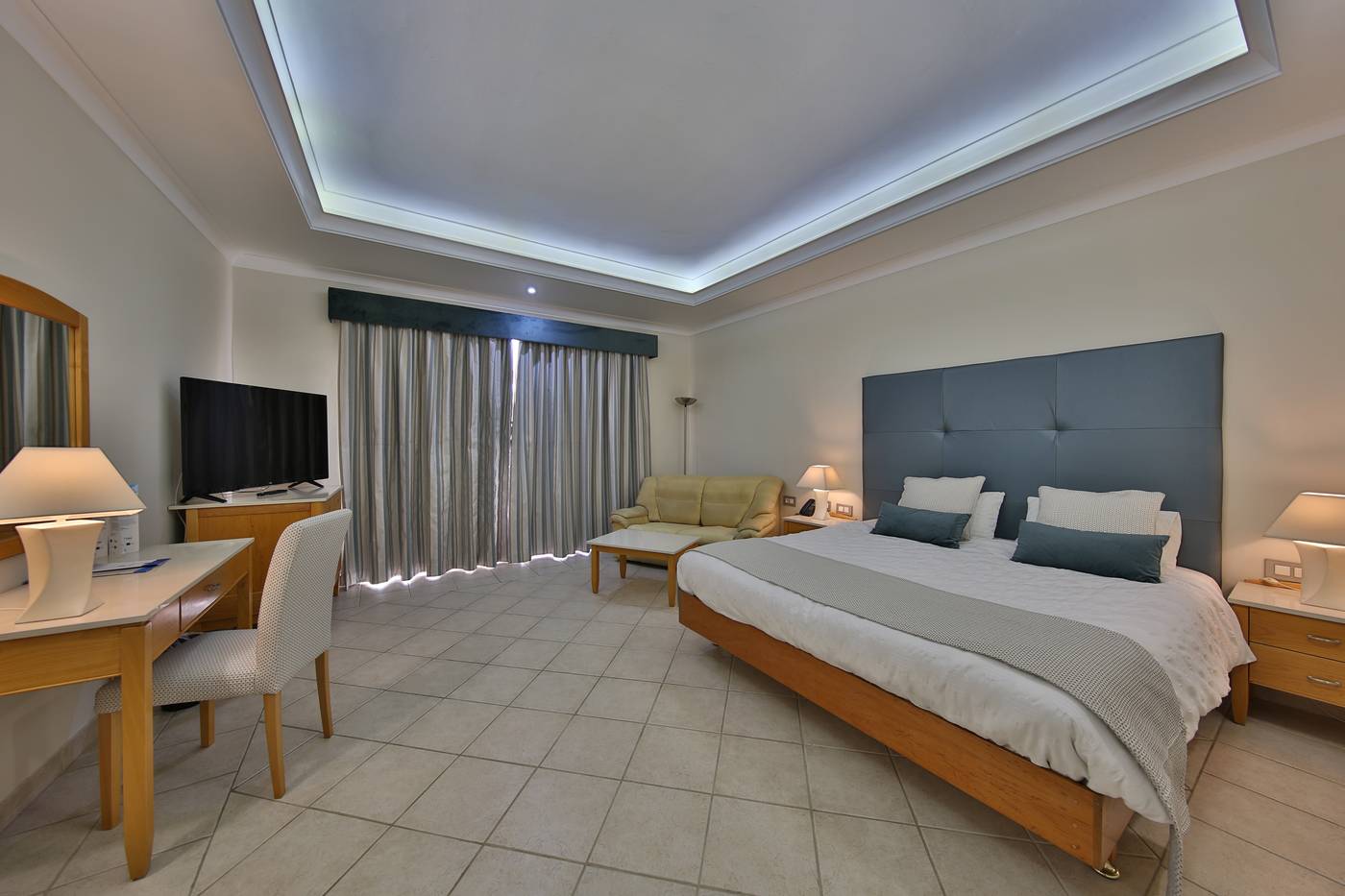 Paradise Bay Resort Hotel