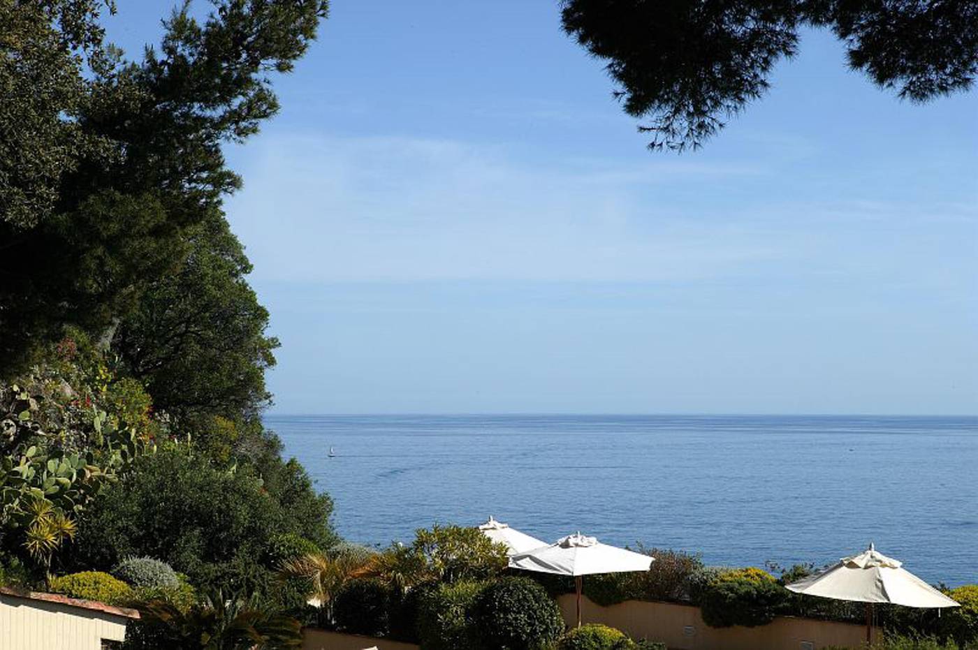 La-Perouse-Nice-Baie-des-Anges-Beach-43