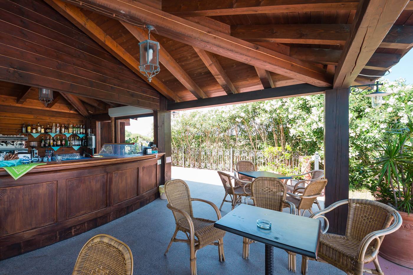 Villaggio-Baia-dei-Pini-Bar-15