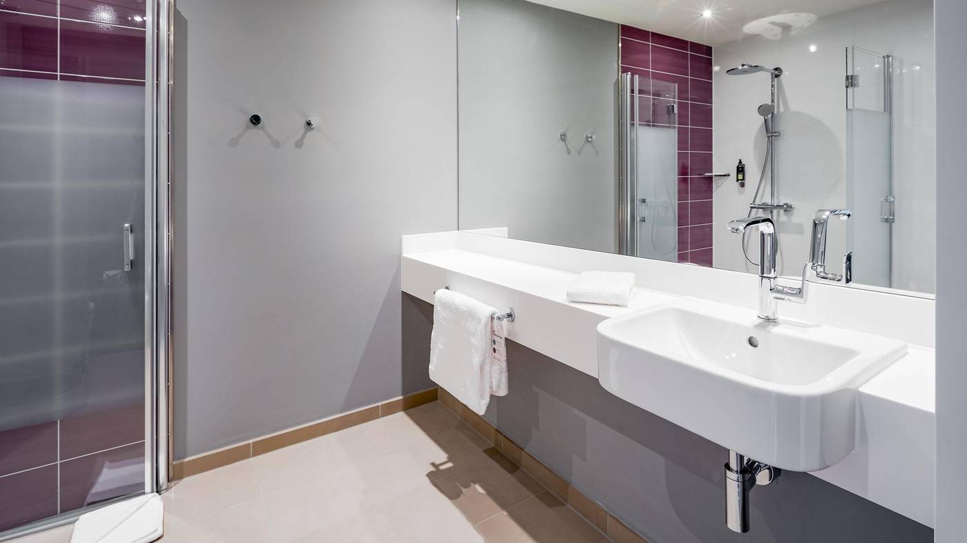 Premier Inn Nürnberg City Opernhaus-Germany-Nuremberg-Room-6