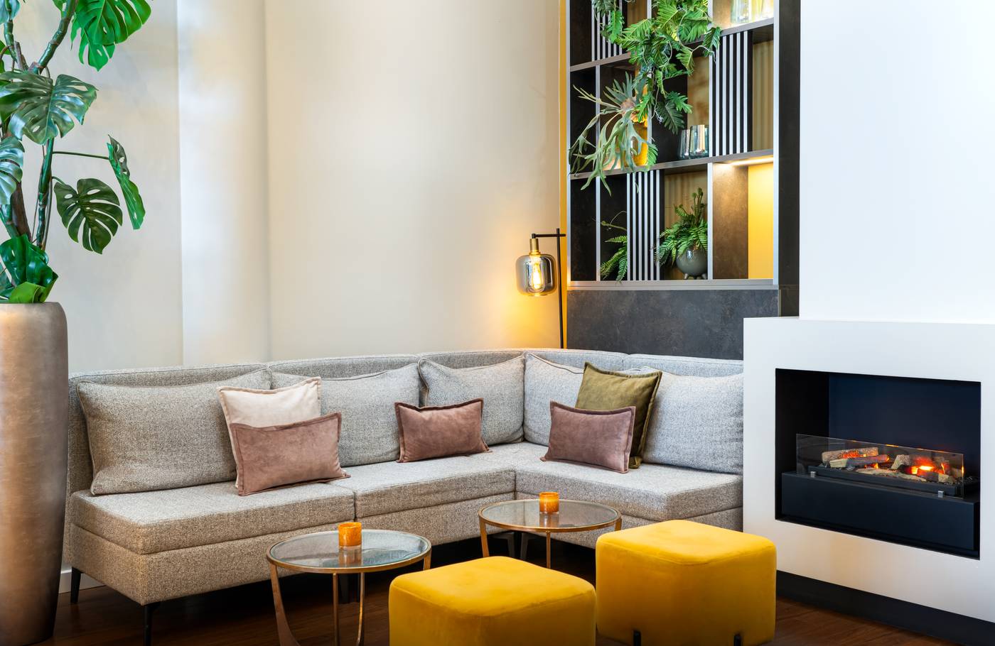 Leonardo Hotel Salzburg Airport-Austria-Wals Siezenheim-Lobby-6