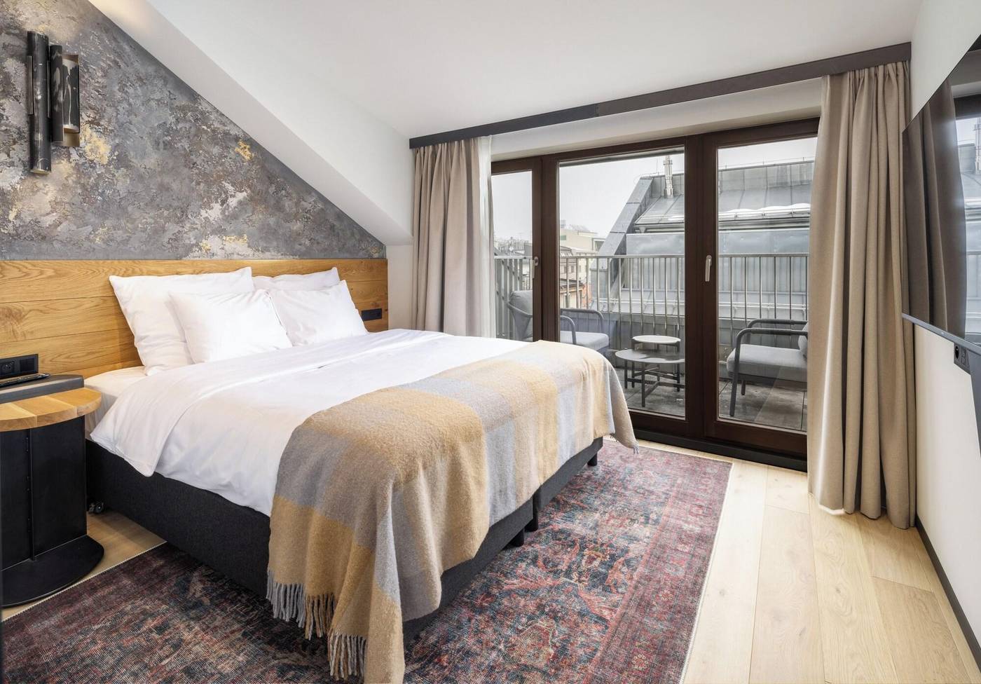 Nomadic-Urban-Premium-Suites-Room-42