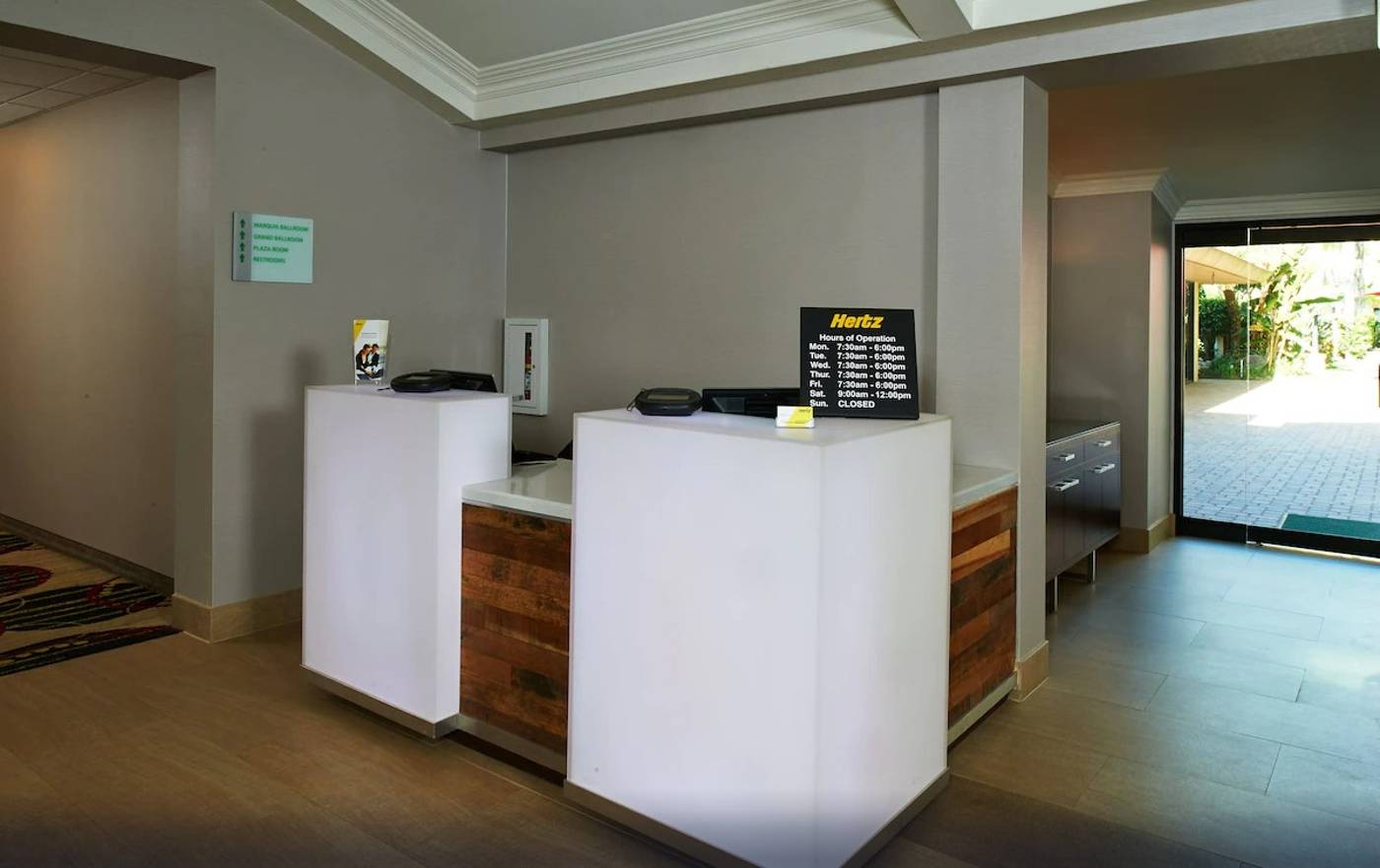 Doubletree-by-Hilton-Buena-Park-Lobby-5