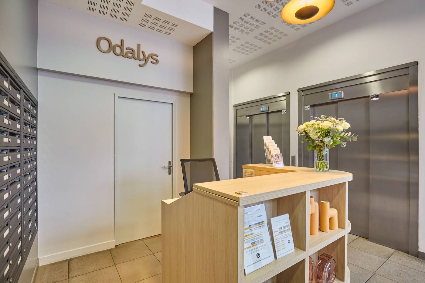Residence-Odalys-Paris-Rueil-Lobby-17