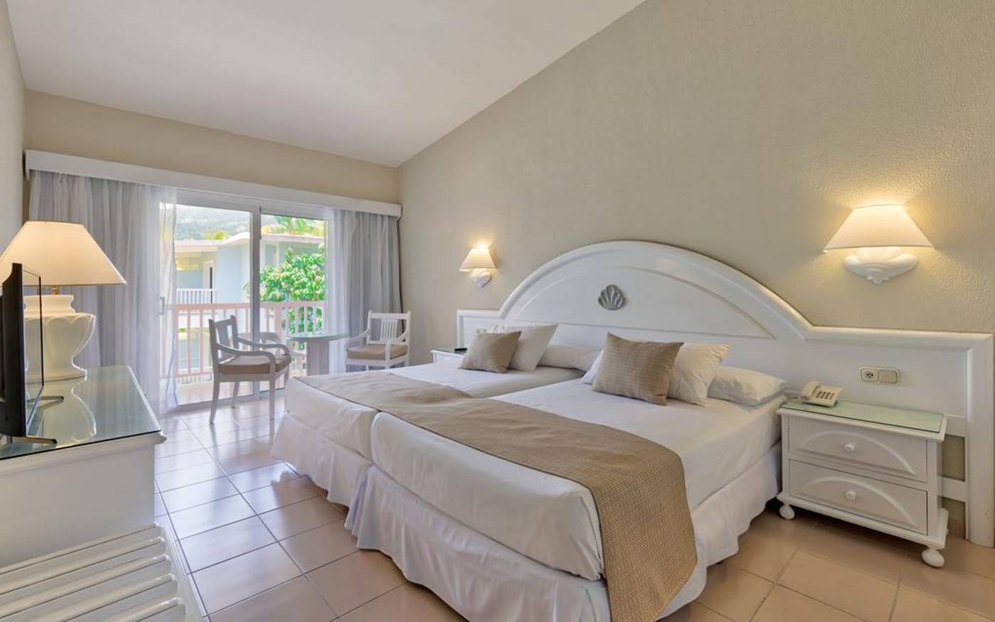 Playabachata Resort