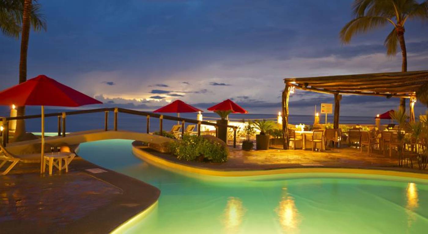 Plaza Pelicanos Grand Beach Resorts