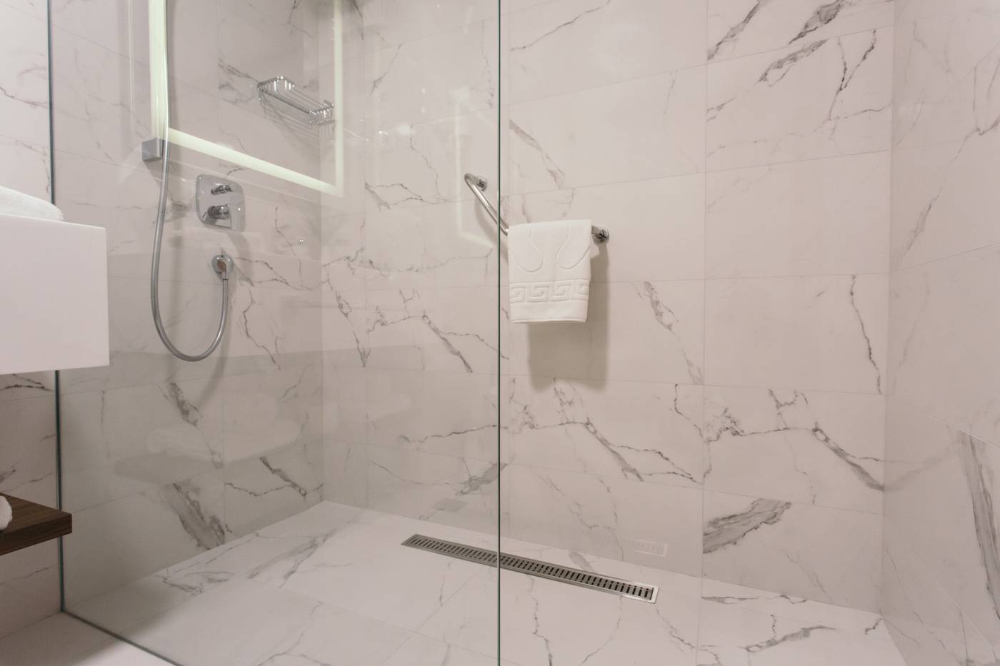 Central Point Hotel-Serbia-Belgrade-Room-8