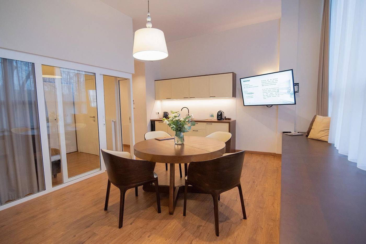 W-Sercu-Krakowa-Aparthotel-Room-8