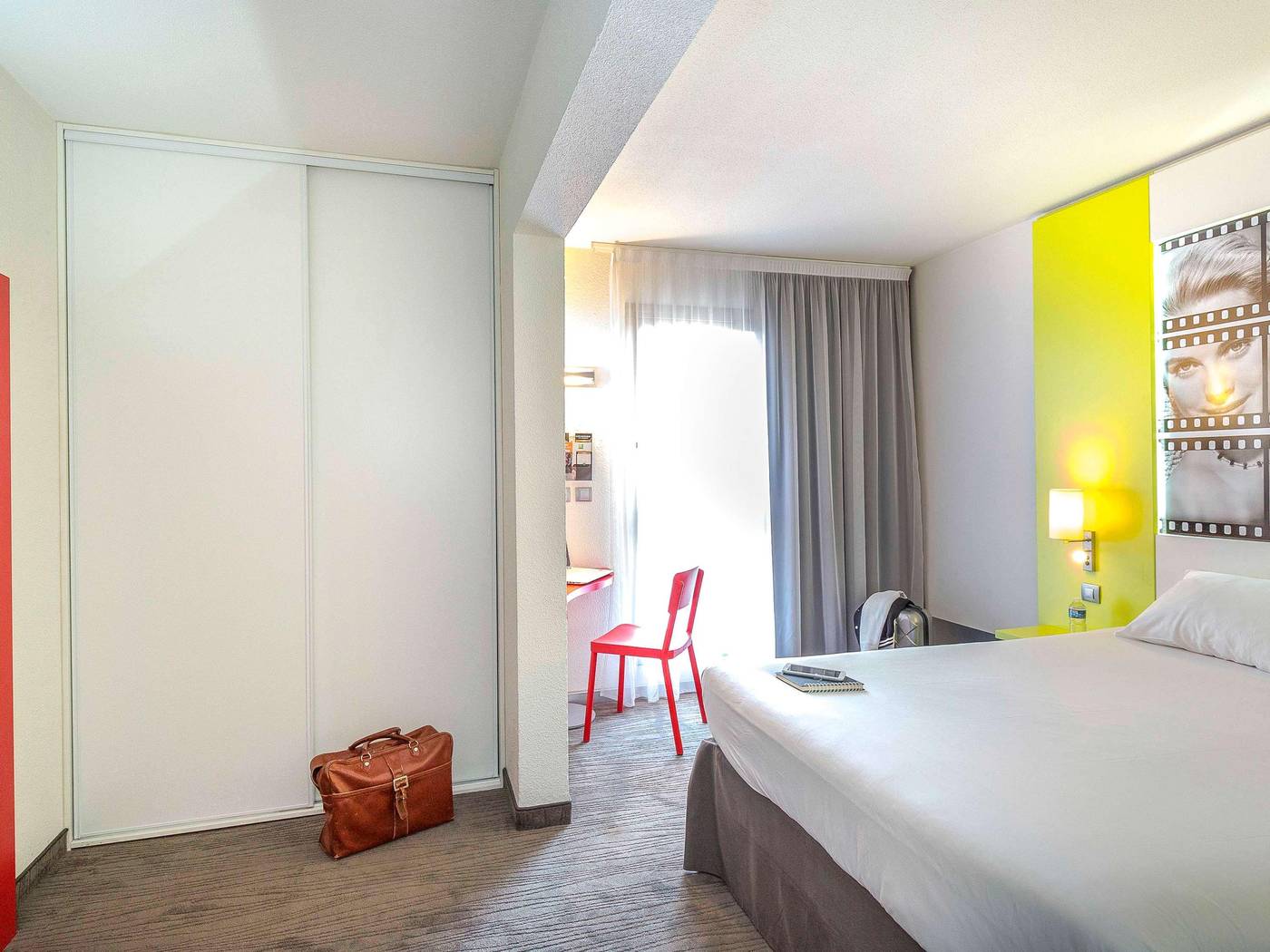 ibis-Styles-Cannes-Le-Cannet-Room-22