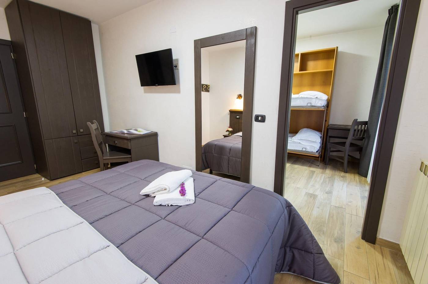 Hotel Iris-Italy-PESCASSEROLI-Room-5