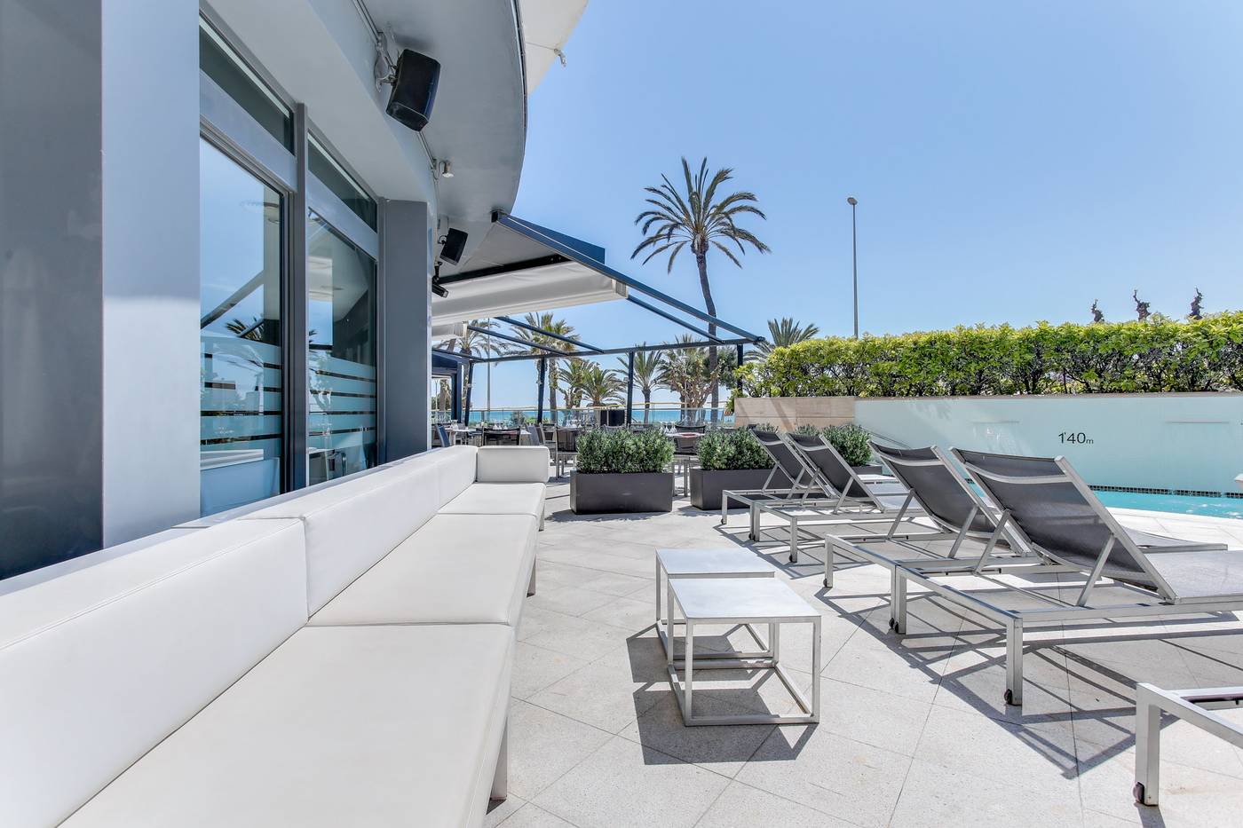 Calipolis-Hotel-Pool-4