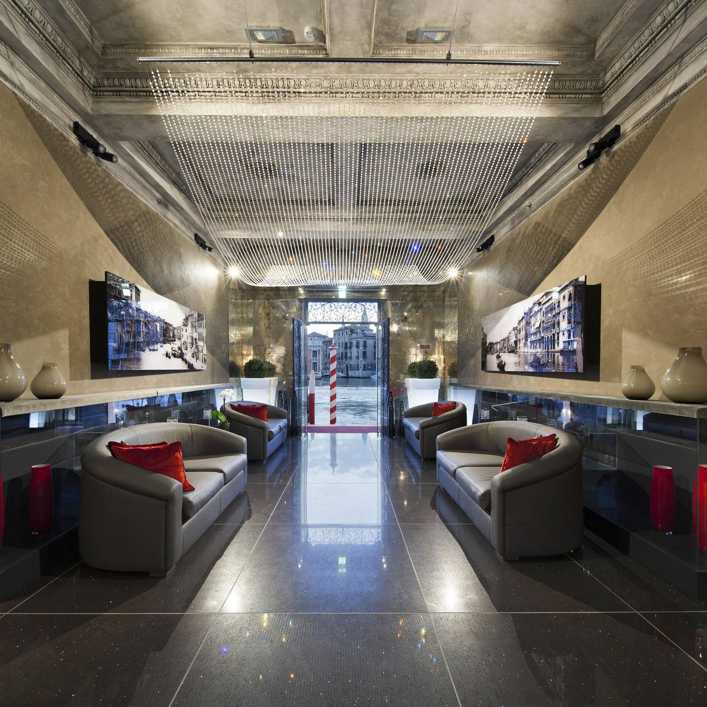 Palazzo-Barocci-Lobby-15