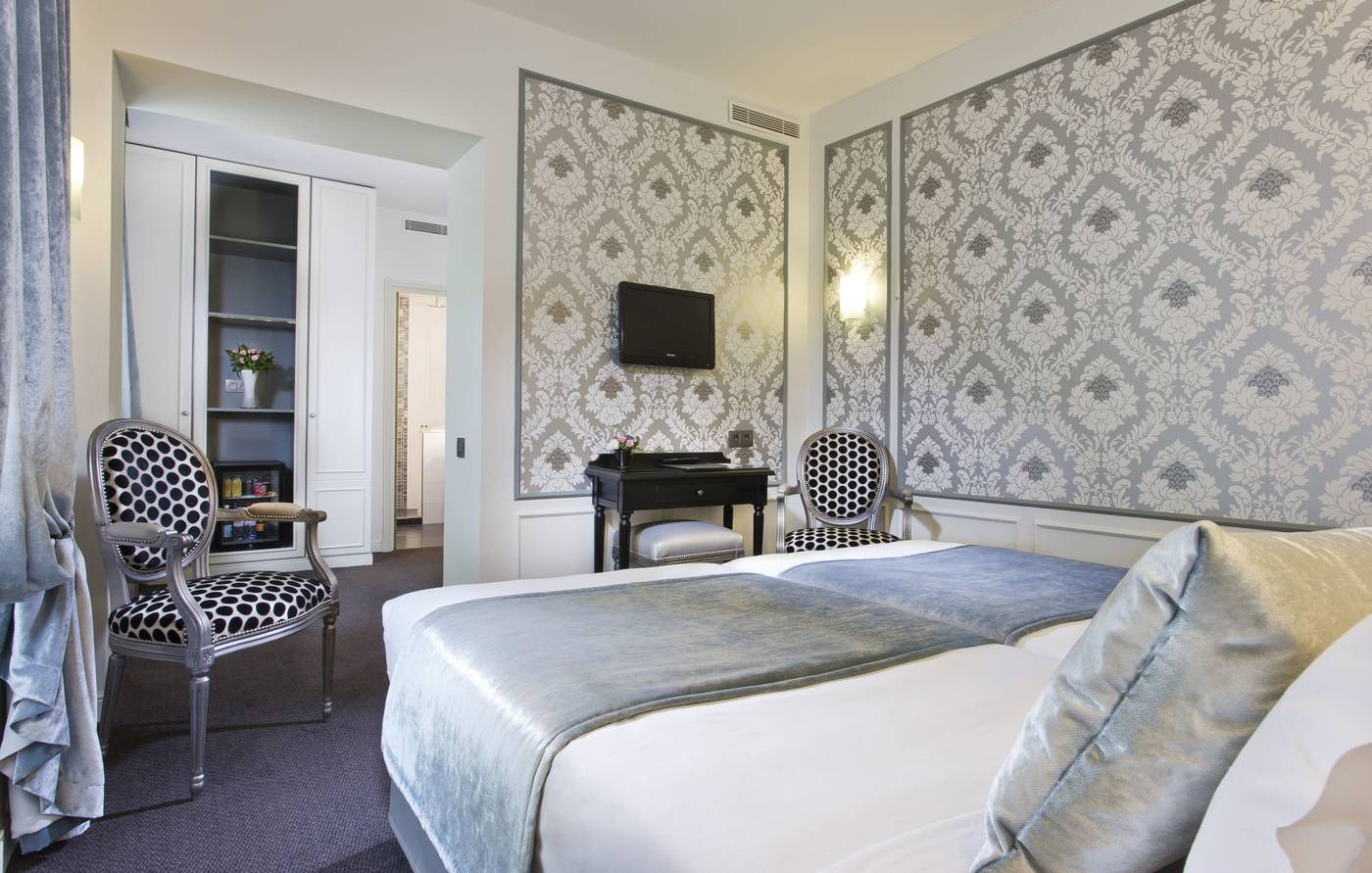 Hotel-Saint-Petersbourg-Opera---Spa-Room-19