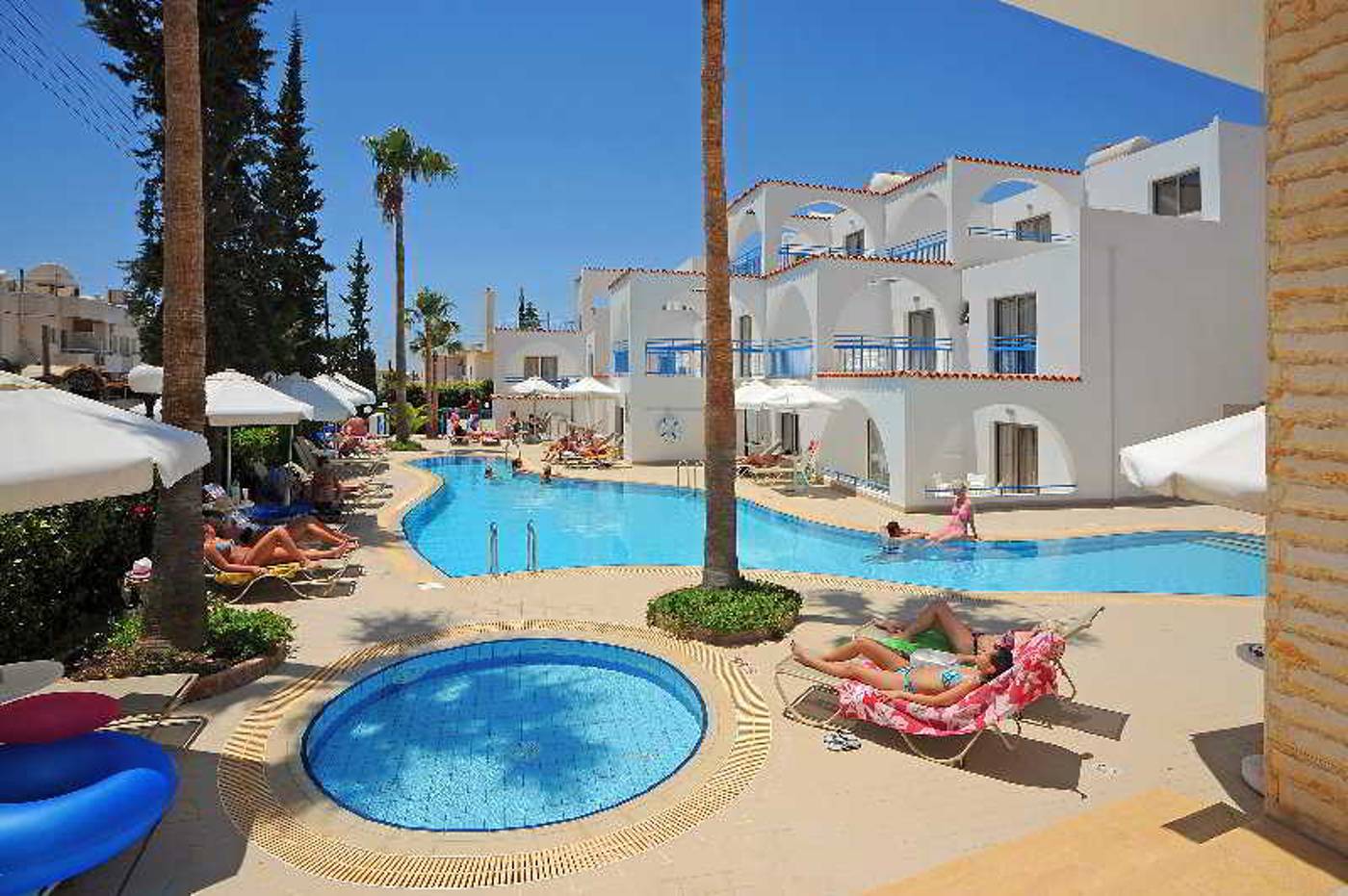 Petrosana-Apartments-Pool-5