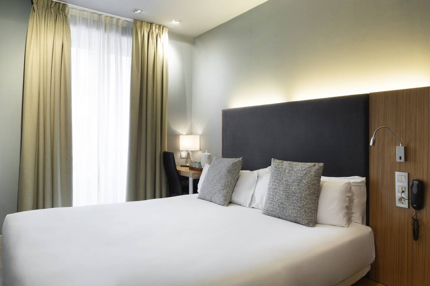 Petit-Palace-Tres-Cruces-Spain-Room-14