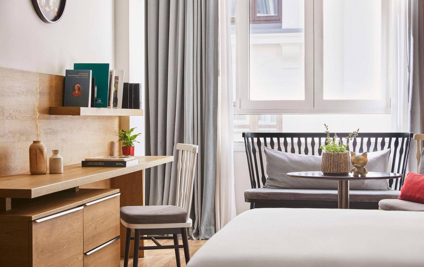 Hyatt-Centric-Gran-Via-Madrid-Room-49