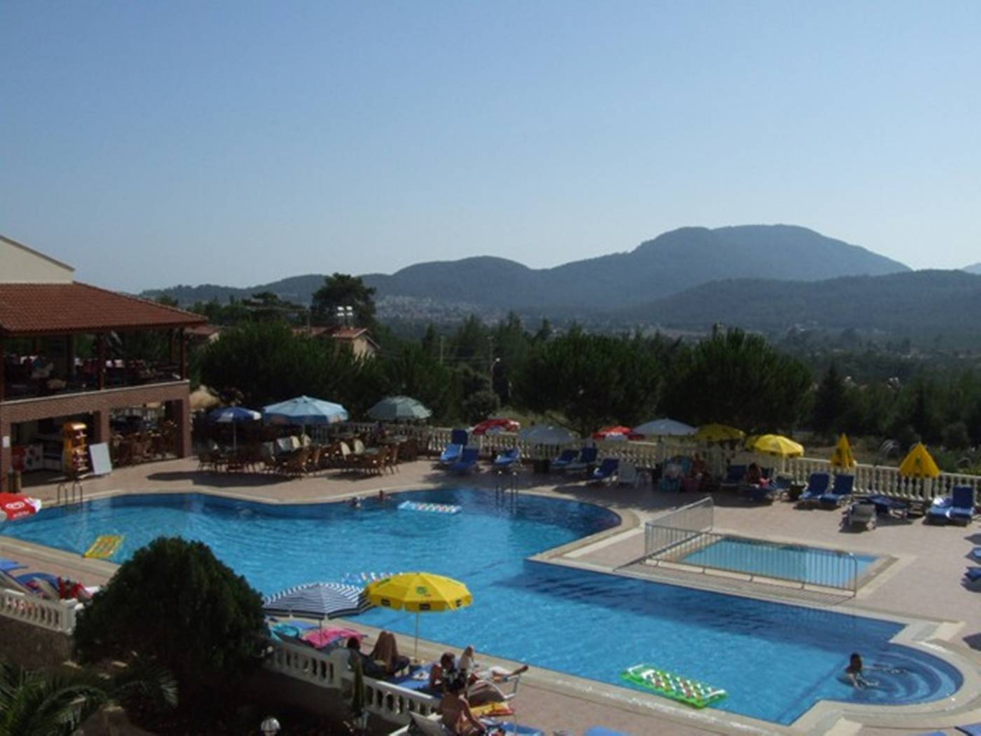 Hotel-Leytur-Pool-14