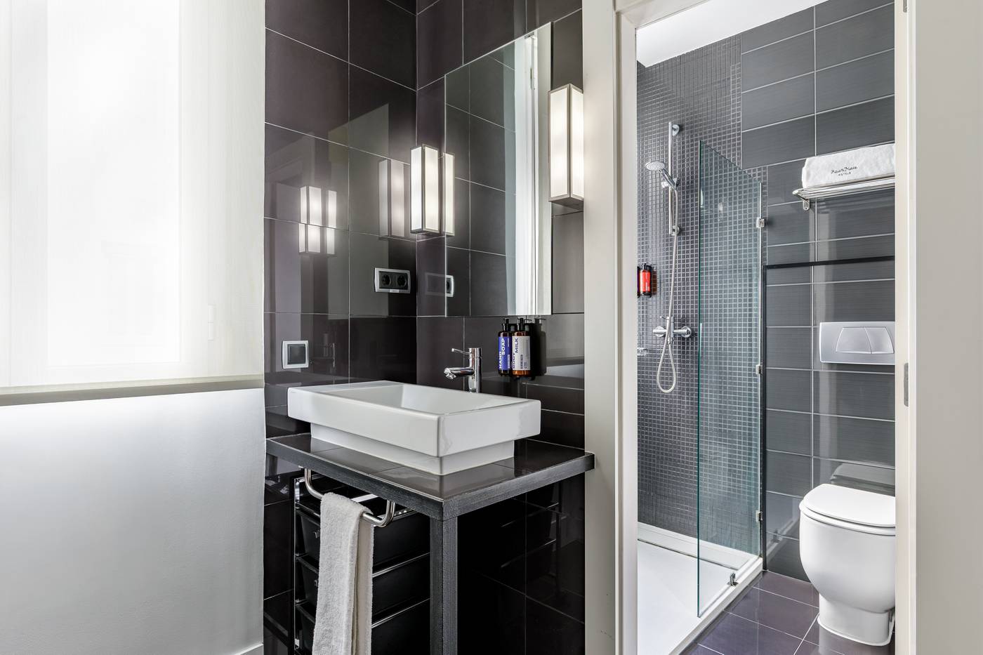 Room-Mate-Mario-Room-22