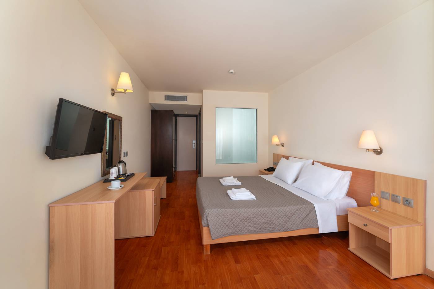 Ocean-Blue-Hotel-Room-23