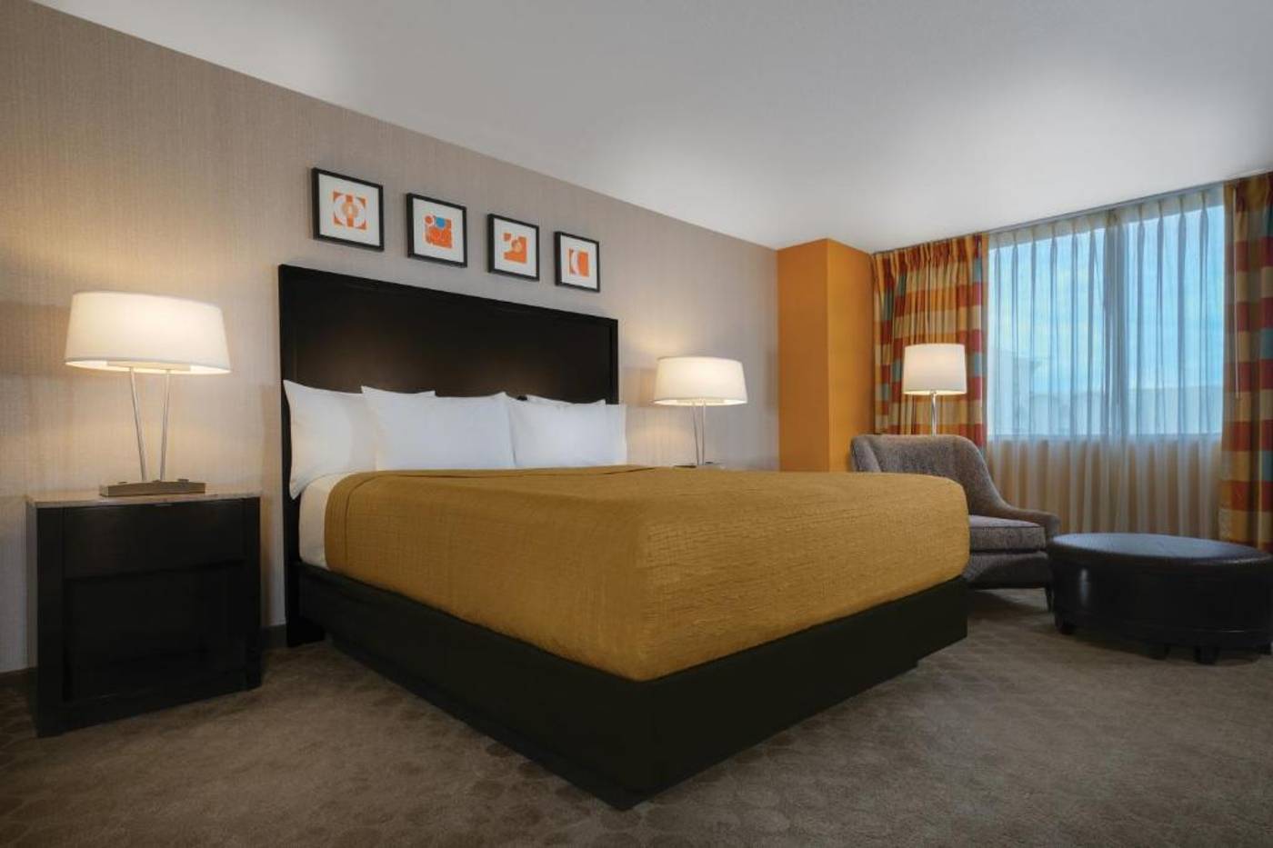 Circus-Circus-Las-Vegas-Hotel-Room-29