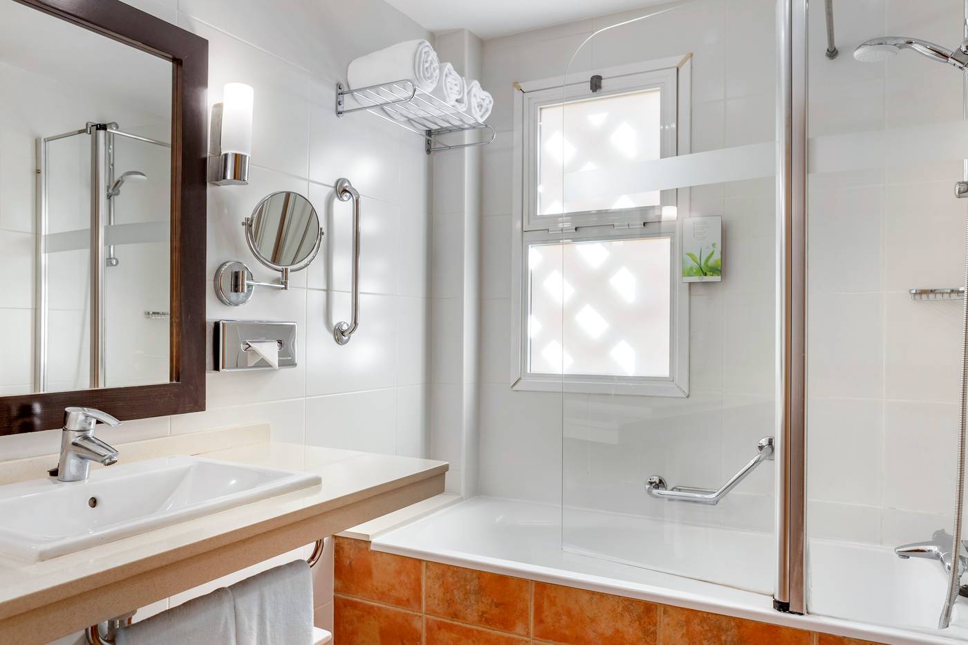 Sunset-Harbour-Club-Room-36