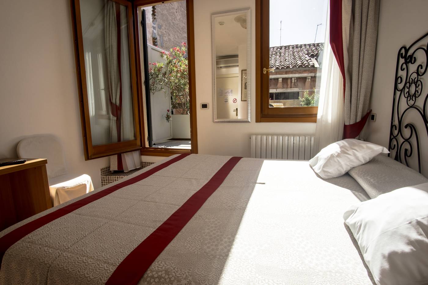 Antigo-Trovatore-Room-30