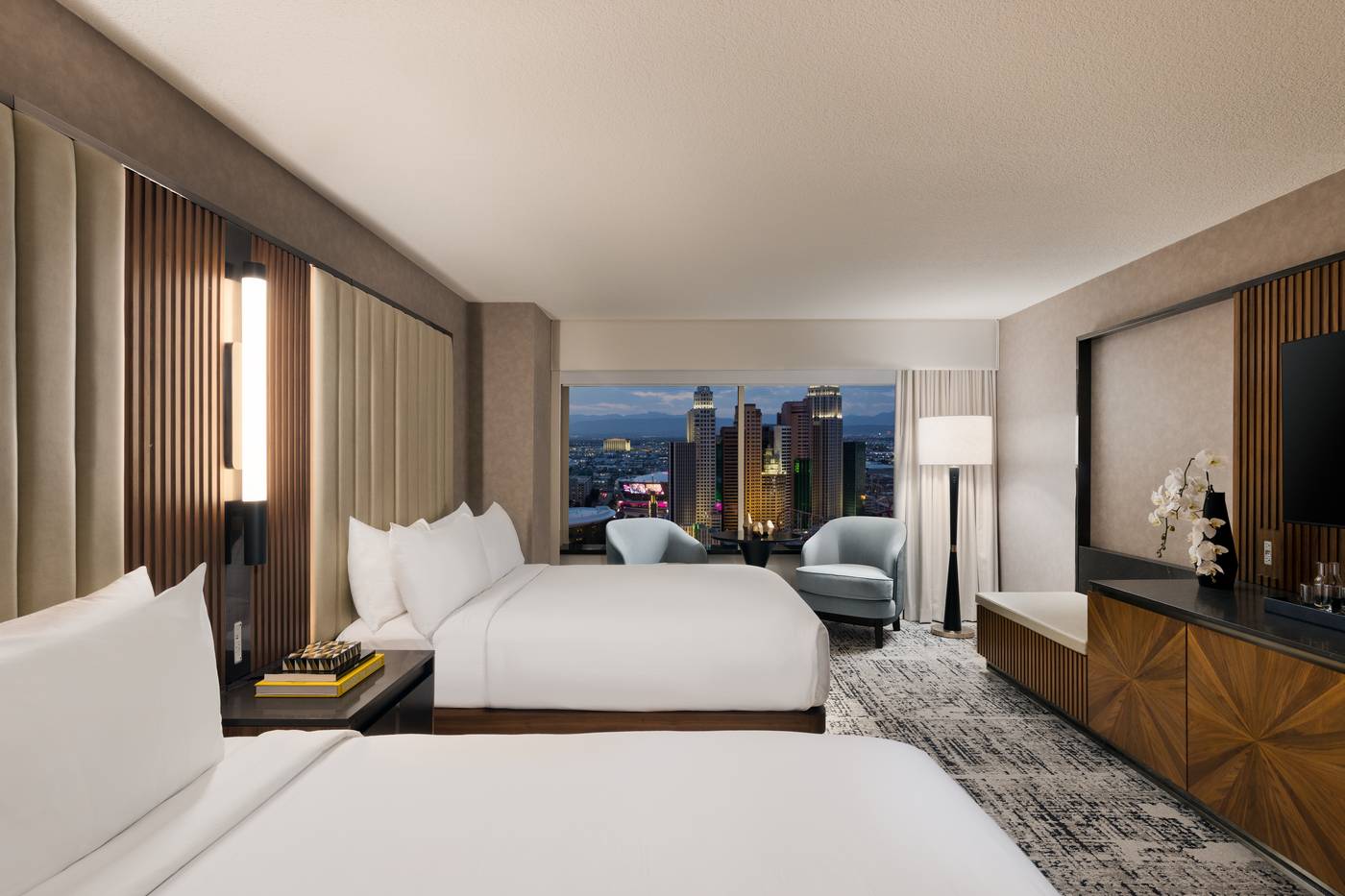 MGM-Grand-Hotel---Casino-Room-28