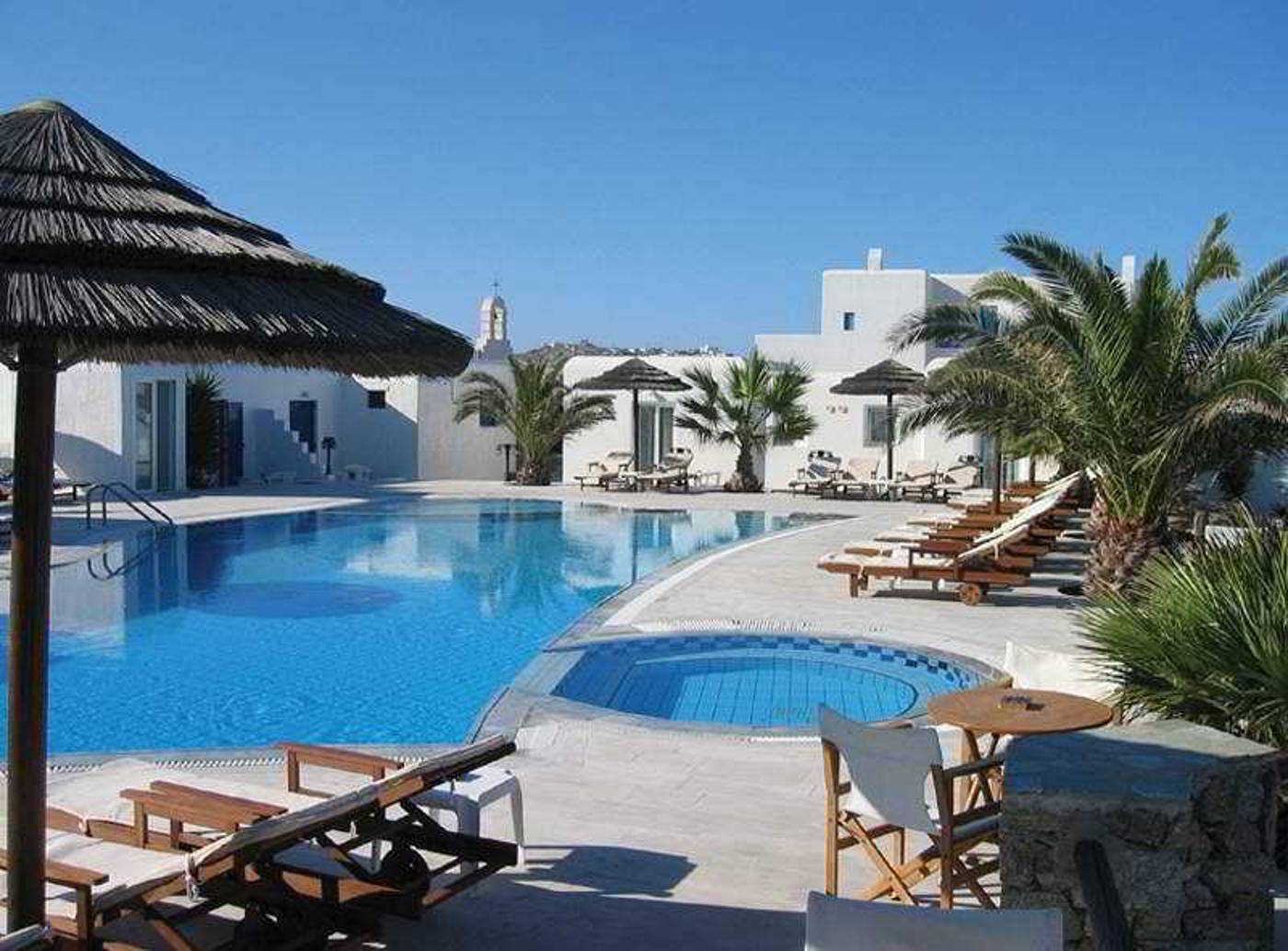 Giannoulaki-Aparthotel-Pool-5