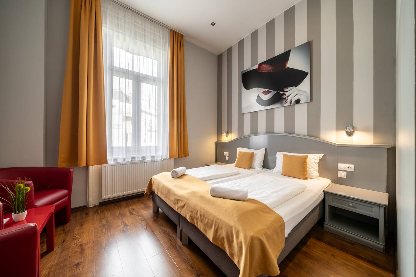Full-Moon-Budapest-Room-18