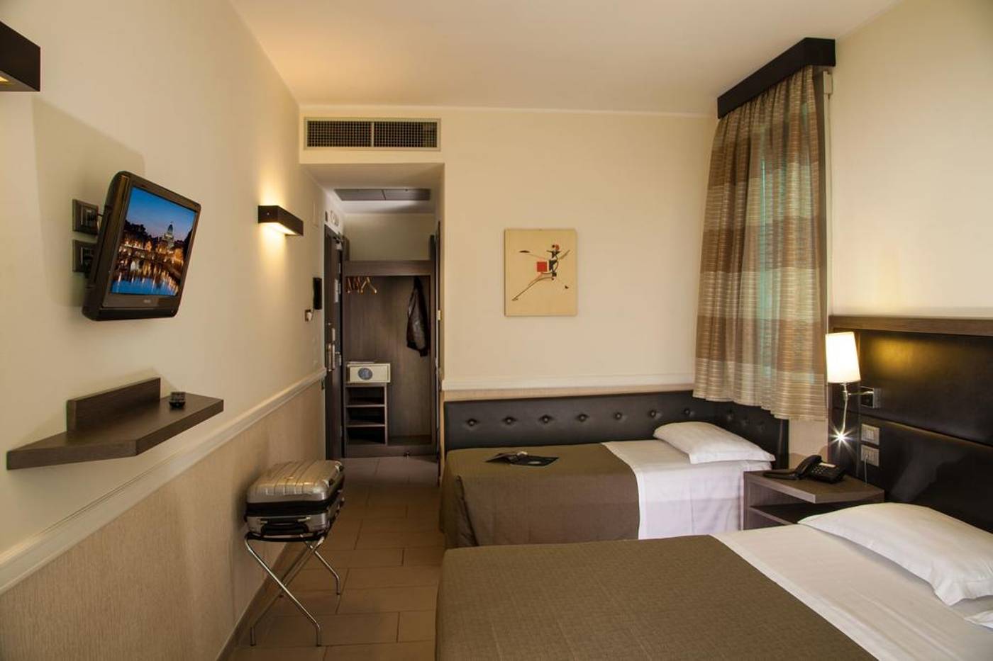 Artis-Hotel-Room-3