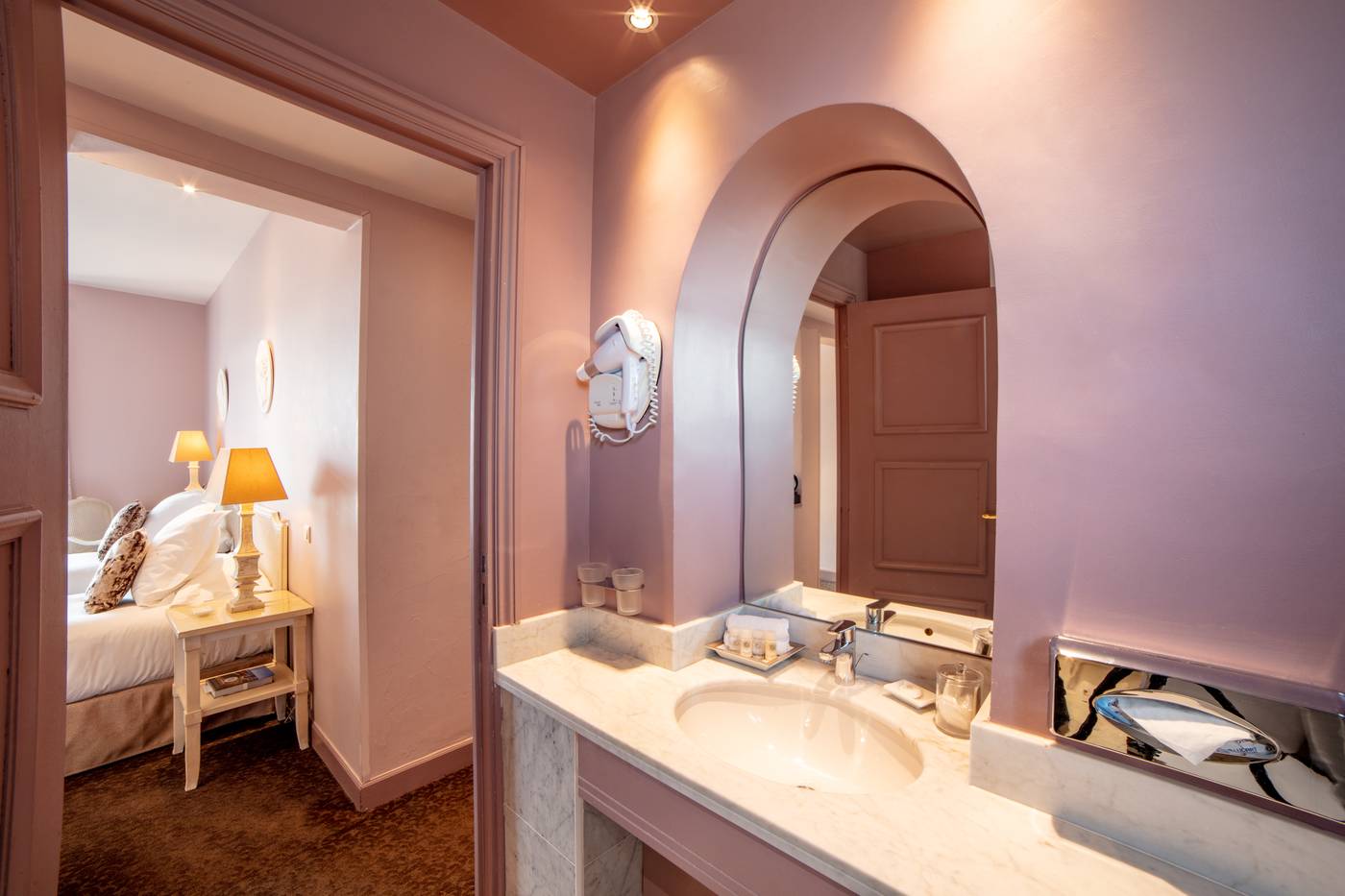 Le-Cavendish-Room-23