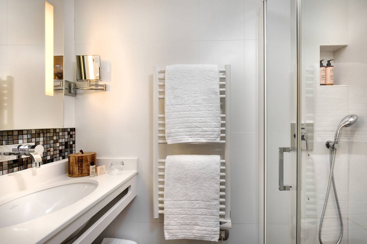 Serotel-Suites-Opera-Room-20