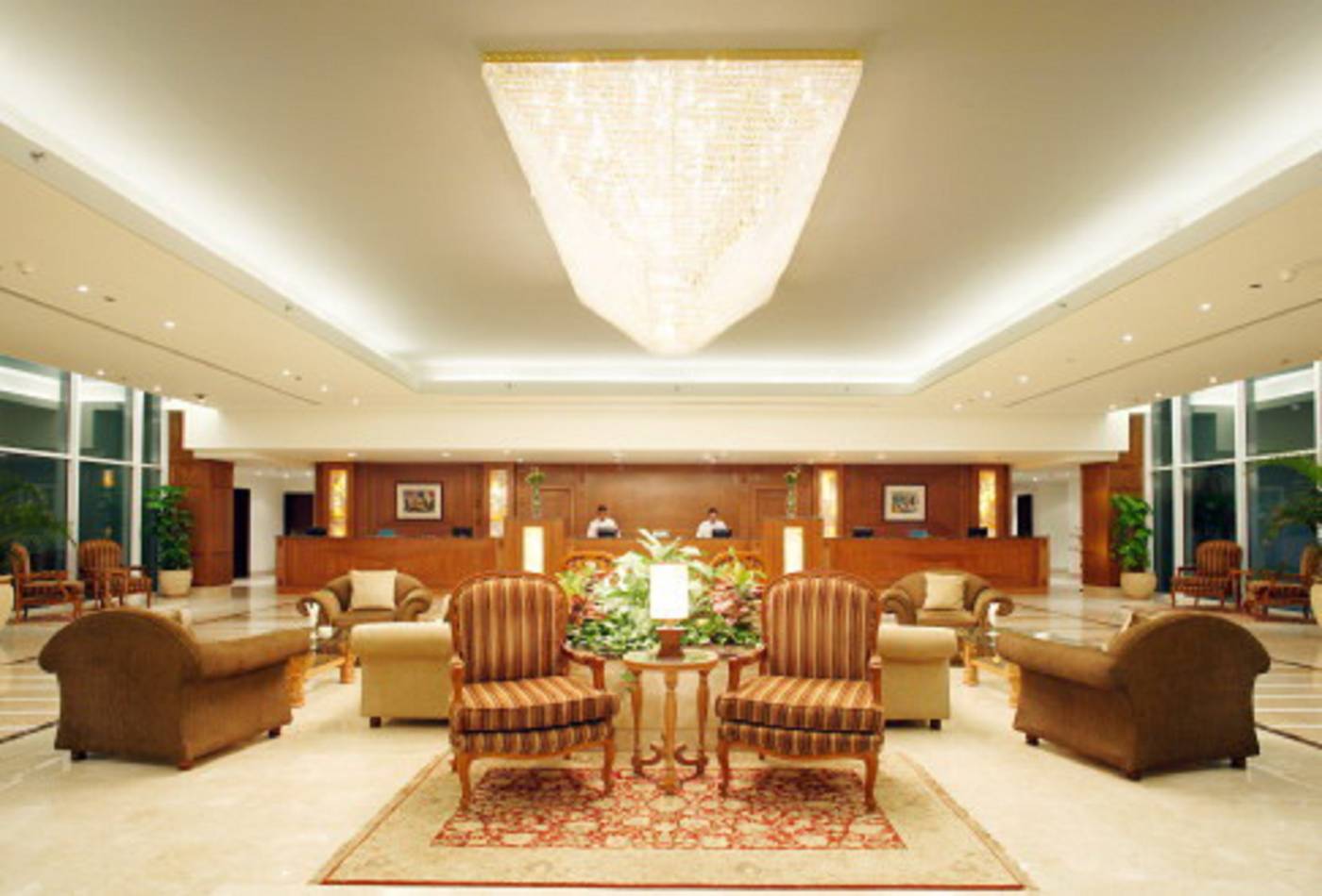 Maritim-Jolie-Ville-Royal-Peninsula-Lobby-39