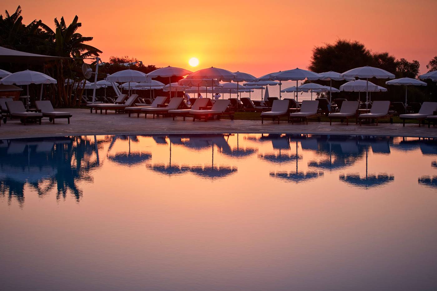 Grecian-Park-Hotel-Pool-13