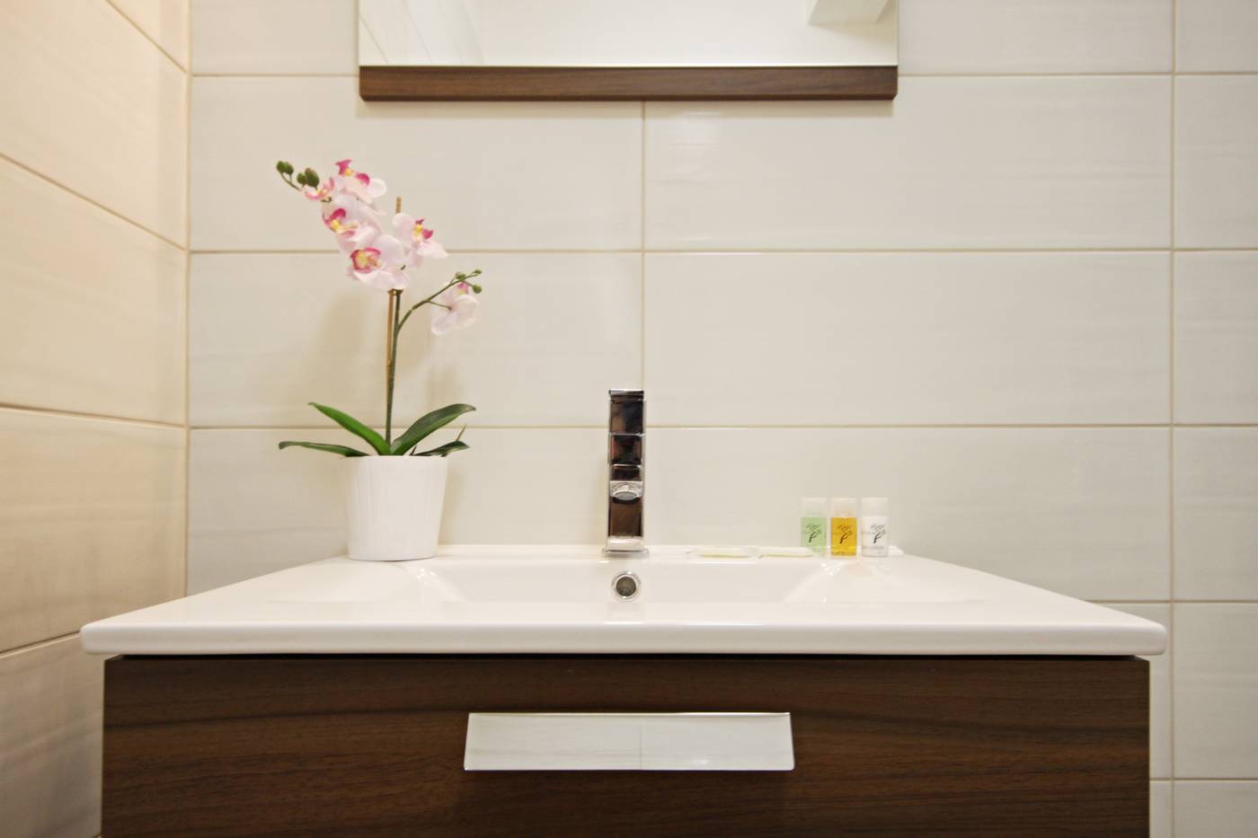 Alveo-Suites-Room-21