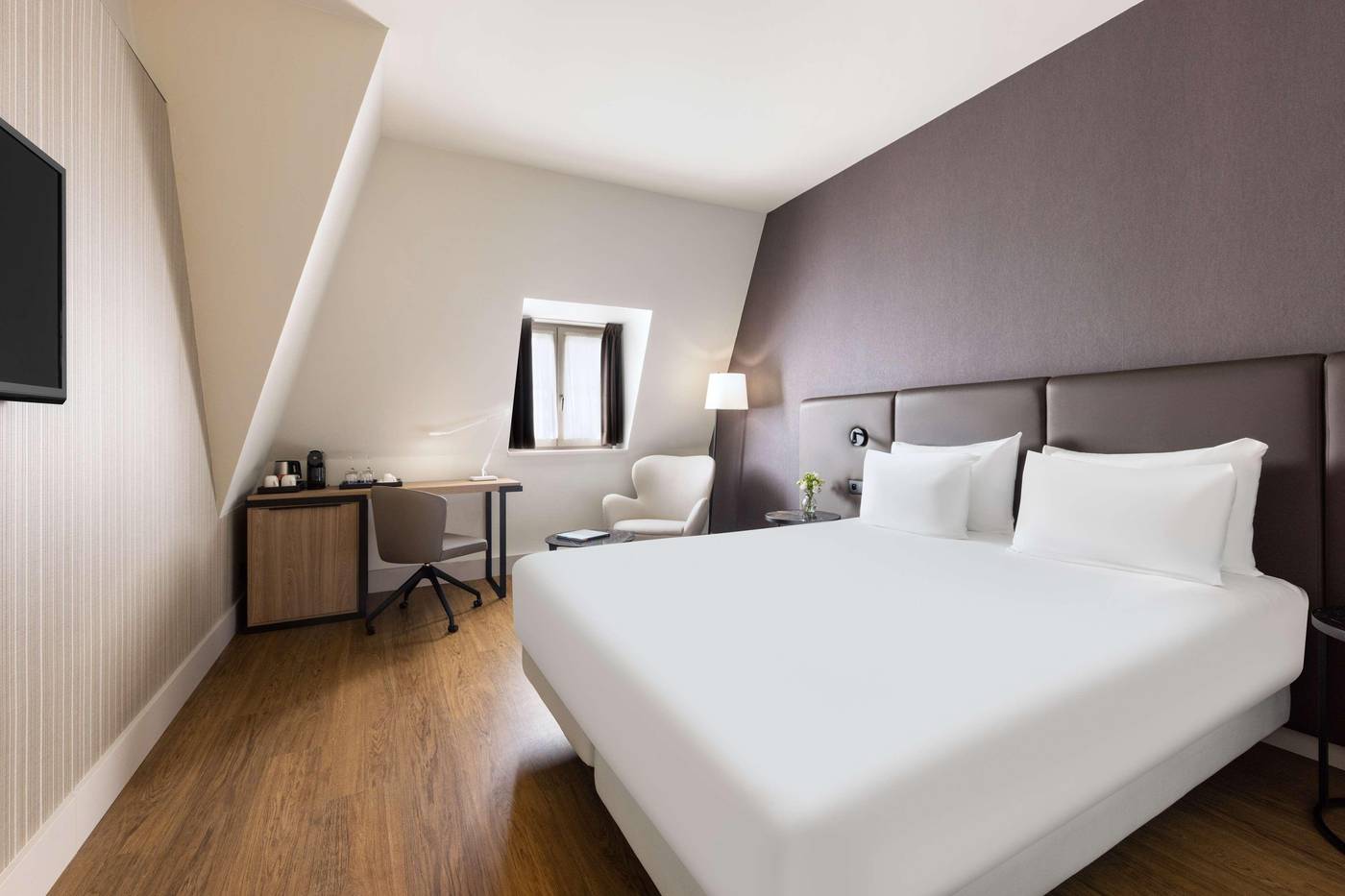 NH-Brussels-Carrefour-De-l-Europe-Room-18