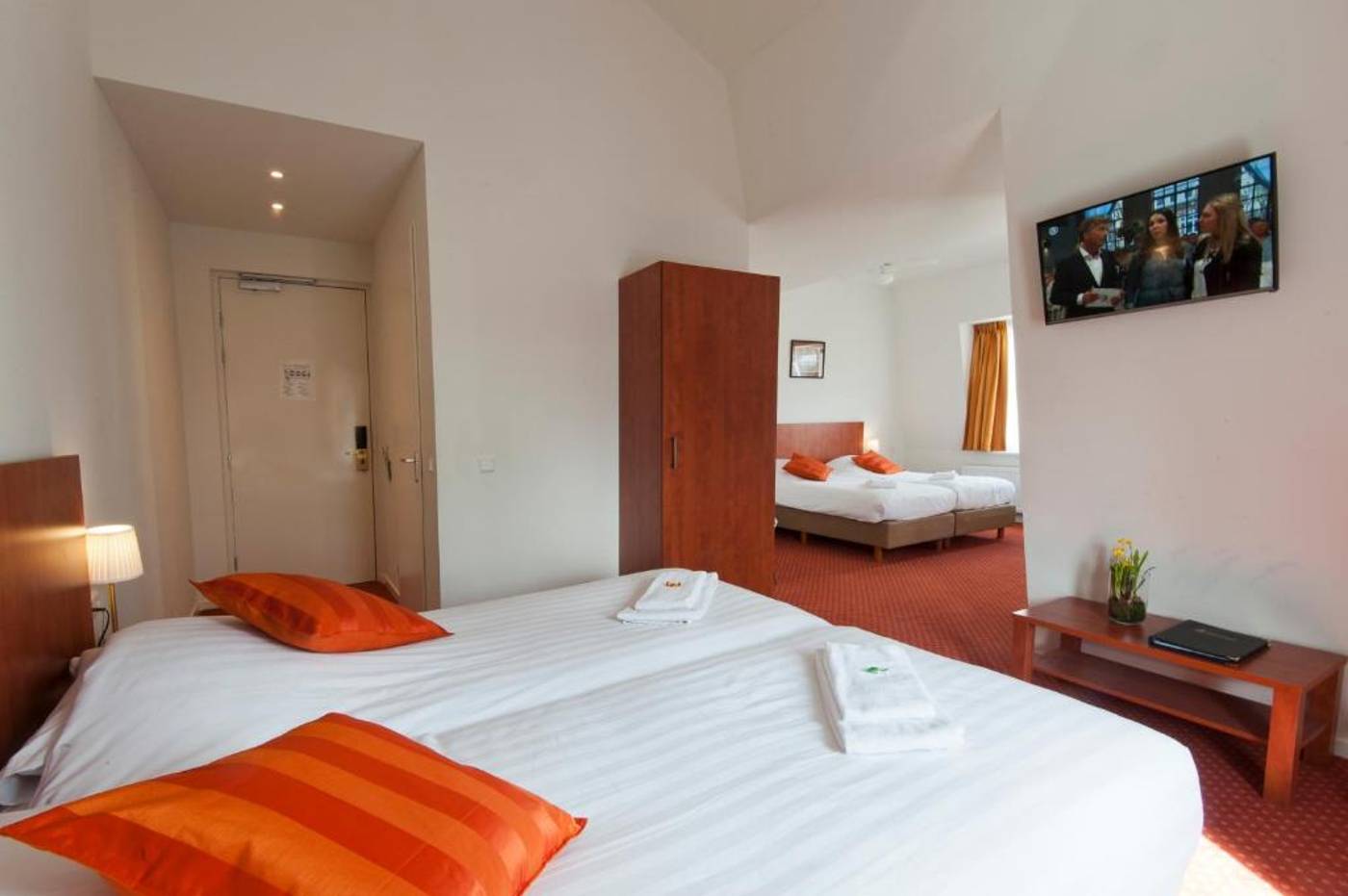 Ambassador-City-Centre-Hotel-Room-14