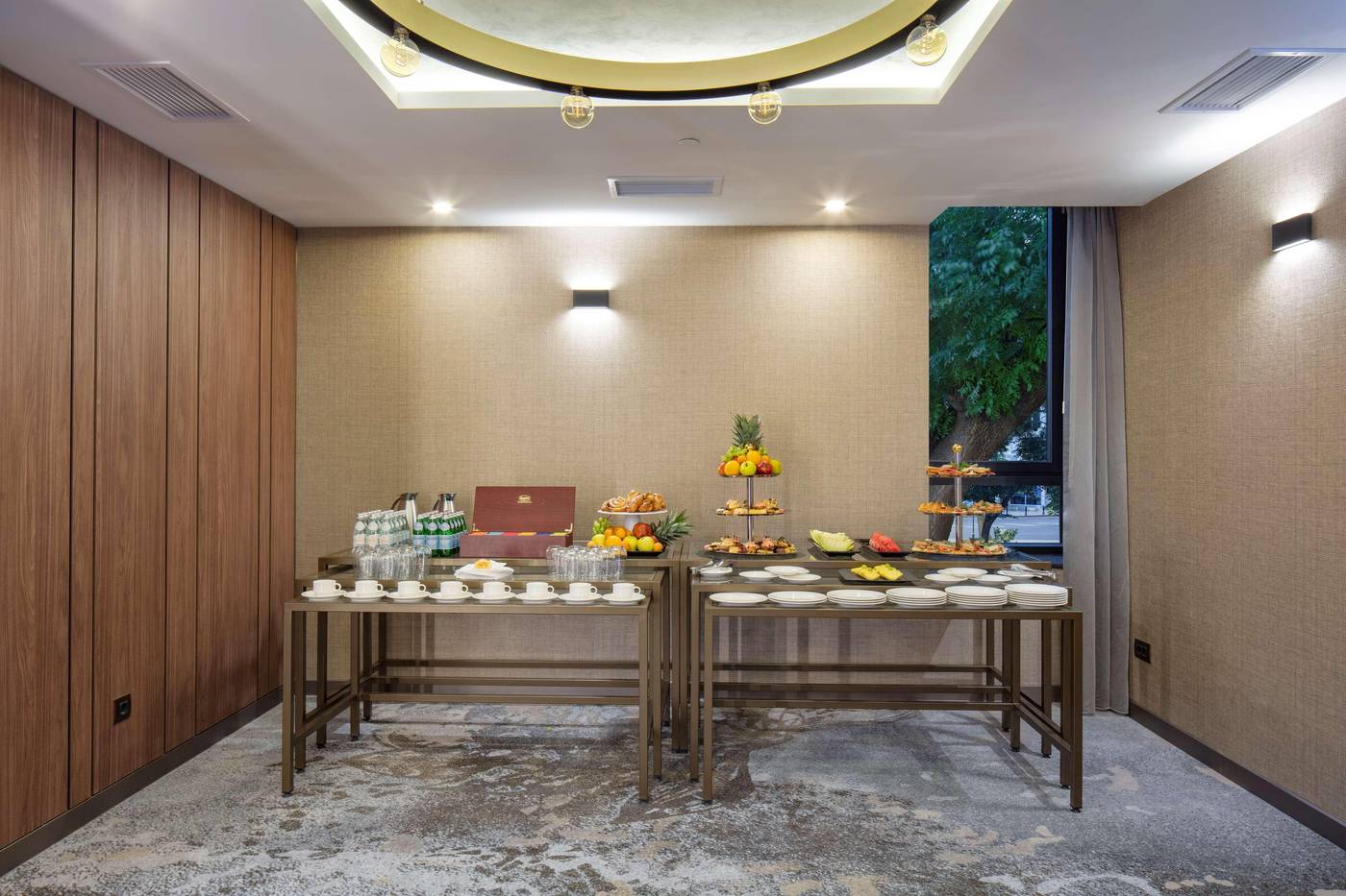 DoubleTree-by-Hilton-Plovdiv-Center-Restaurant-18