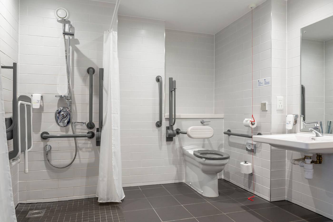 Holiday-Inn-Express-Dublin-City-Centre-Room-37