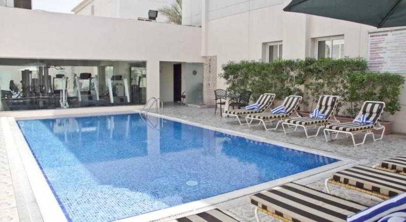 Regent-Beach-Resort-Jumeirah-Pool-3