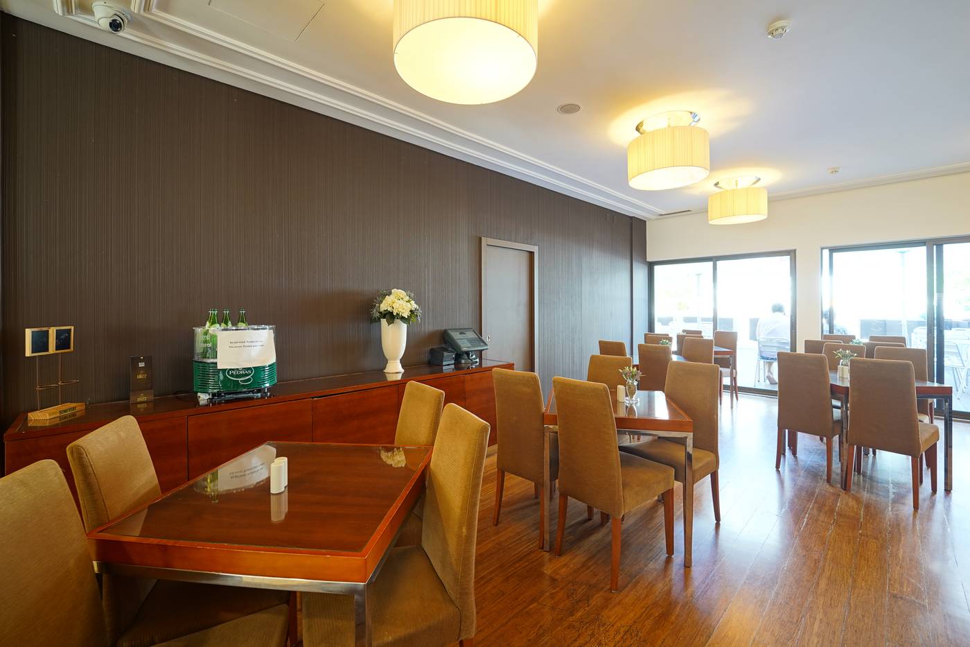 Legendary-Lisboa-Suites-Restaurant-12