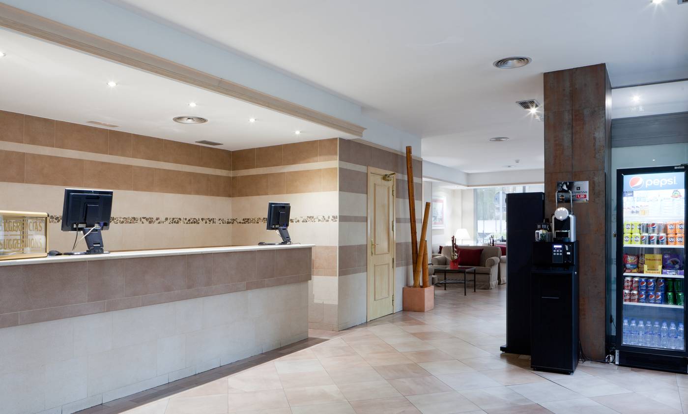 Senator-Castellana-Lobby-5