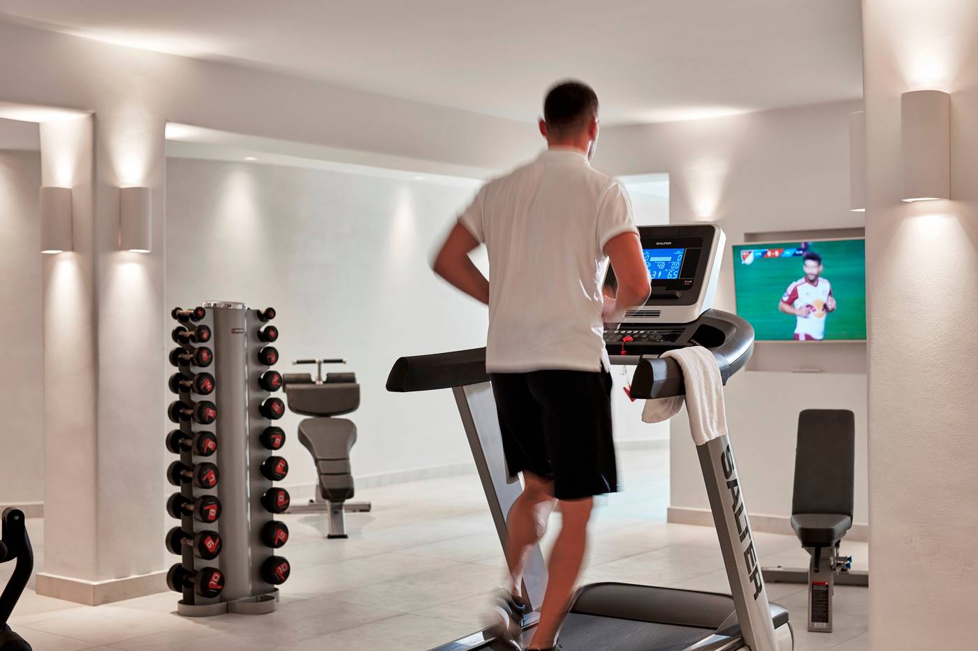 Aqua-Blue-Hotel-Sports-and-Entertainment-44