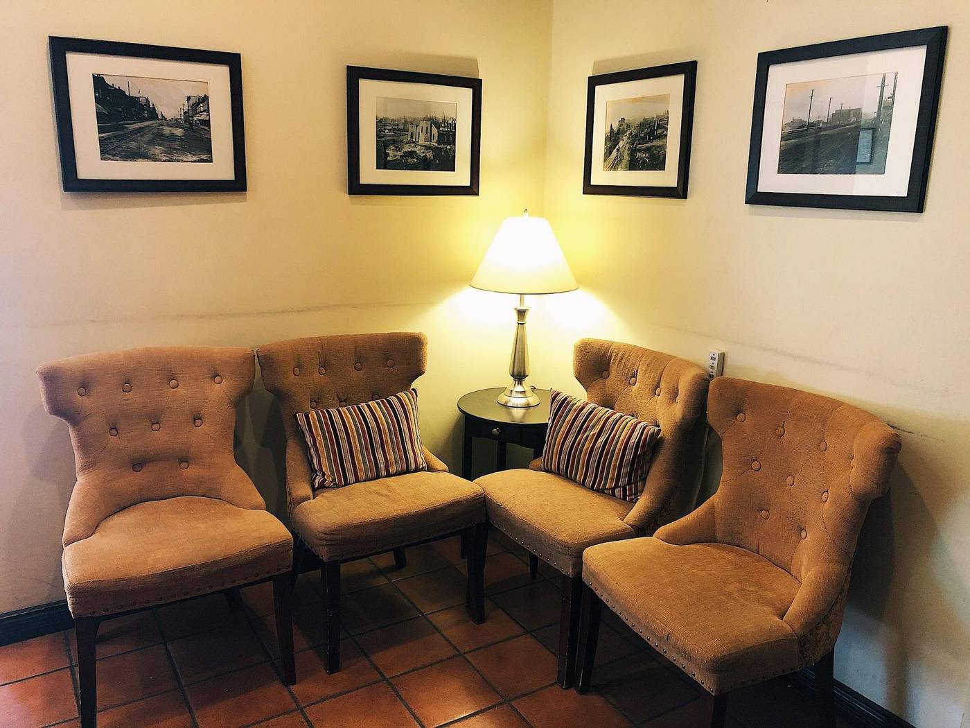 The-Met-New-Westminster-Lobby-17