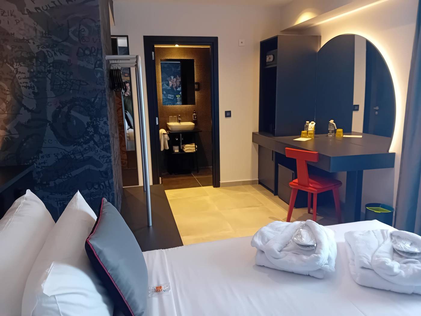 So-City-Hotel-Room-26