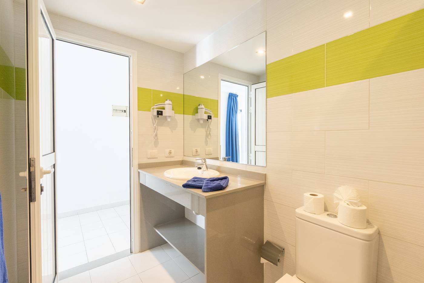 Vista-Mar-Apartments-Room-42